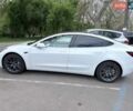 Білий Тесла Модель 3, об'ємом двигуна 0 л та пробігом 86 тис. км за 16300 $, фото 2 на Automoto.ua