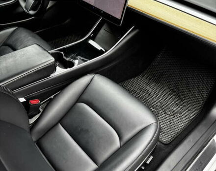 Белый Тесла Модель 3, объемом двигателя 0 л и пробегом 45 тыс. км за 15600 $, фото 12 на Automoto.ua