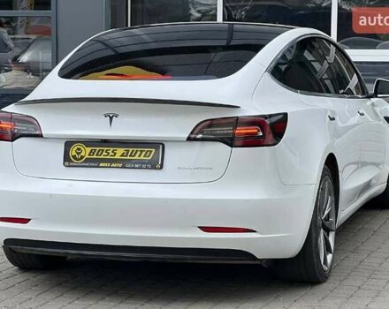 Білий Тесла Модель 3, об'ємом двигуна 0 л та пробігом 89 тис. км за 16900 $, фото 6 на Automoto.ua