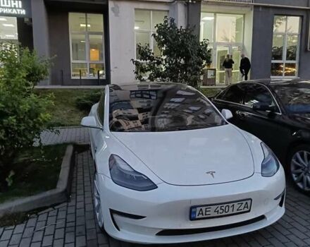 Білий Тесла Модель 3, об'ємом двигуна 0 л та пробігом 87 тис. км за 27000 $, фото 1 на Automoto.ua