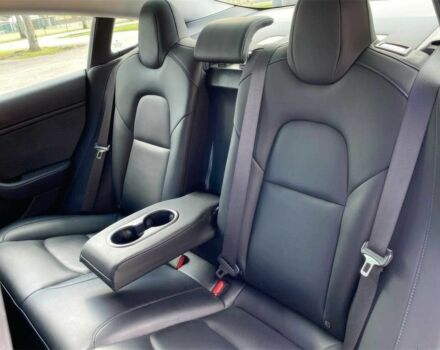 Білий Тесла Модель 3, об'ємом двигуна 0 л та пробігом 32 тис. км за 6100 $, фото 10 на Automoto.ua