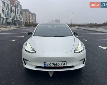 Белый Тесла Модель 3, объемом двигателя 0 л и пробегом 73 тыс. км за 17000 $, фото 5 на Automoto.ua