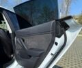 Белый Тесла Модель 3, объемом двигателя 0 л и пробегом 100 тыс. км за 13900 $, фото 68 на Automoto.ua