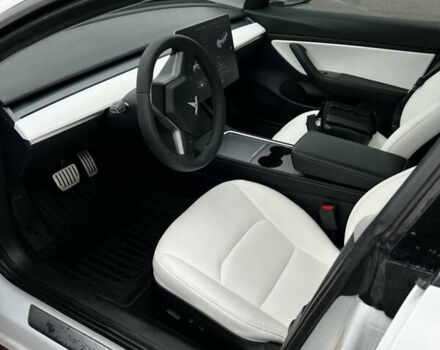 Білий Тесла Модель 3, об'ємом двигуна 0 л та пробігом 139 тис. км за 18900 $, фото 16 на Automoto.ua