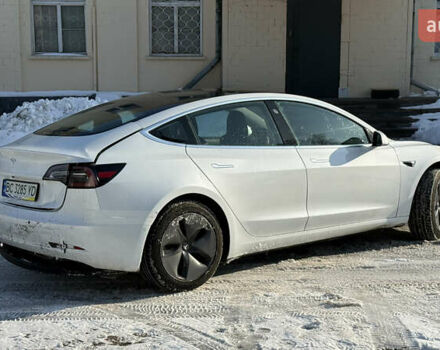 Белый Тесла Модель 3, объемом двигателя 0 л и пробегом 70 тыс. км за 13900 $, фото 7 на Automoto.ua