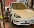Білий Тесла Модель 3, об'ємом двигуна 0 л та пробігом 150 тис. км за 17989 $, фото 1 на Automoto.ua