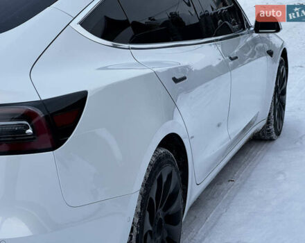 Білий Тесла Модель 3, об'ємом двигуна 0 л та пробігом 133 тис. км за 16800 $, фото 9 на Automoto.ua