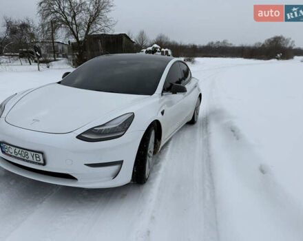 Белый Тесла Модель 3, объемом двигателя 0 л и пробегом 205 тыс. км за 16500 $, фото 1 на Automoto.ua