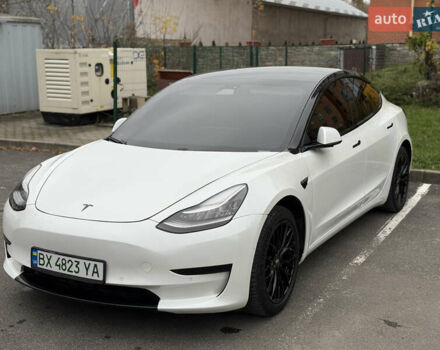 Білий Тесла Модель 3, об'ємом двигуна 0 л та пробігом 139 тис. км за 15700 $, фото 5 на Automoto.ua