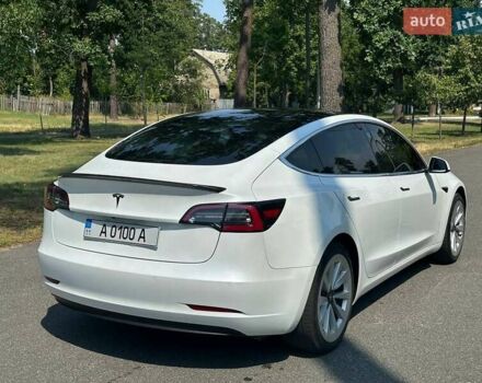 Белый Тесла Модель 3, объемом двигателя 0 л и пробегом 98 тыс. км за 16500 $, фото 4 на Automoto.ua