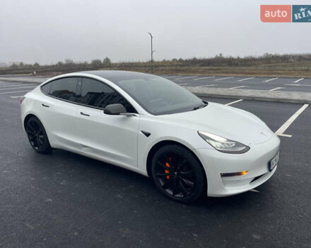 Белый Тесла Модель 3, объемом двигателя 0 л и пробегом 73 тыс. км за 17000 $, фото 9 на Automoto.ua