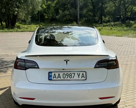 Белый Тесла Модель 3, объемом двигателя 0 л и пробегом 101 тыс. км за 14600 $, фото 54 на Automoto.ua