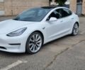 Білий Тесла Модель 3, об'ємом двигуна 0 л та пробігом 90 тис. км за 21500 $, фото 1 на Automoto.ua