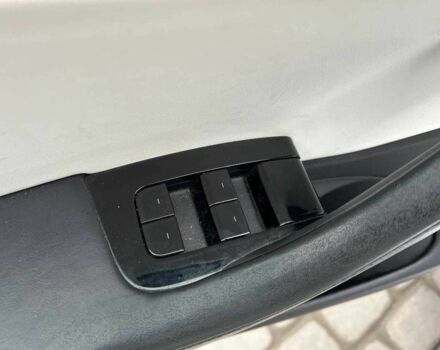 Білий Тесла Модель 3, об'ємом двигуна 0 л та пробігом 203 тис. км за 13790 $, фото 10 на Automoto.ua