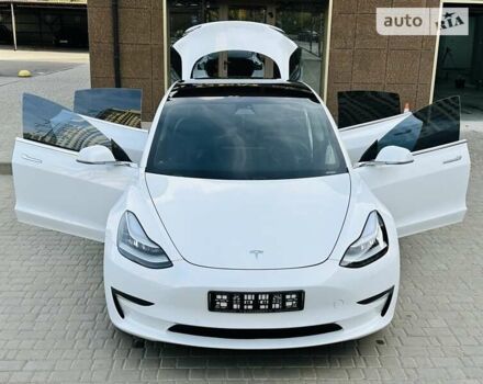 Білий Тесла Модель 3, об'ємом двигуна 0 л та пробігом 17 тис. км за 28200 $, фото 41 на Automoto.ua