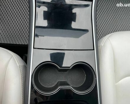 Білий Тесла Модель 3, об'ємом двигуна 0 л та пробігом 203 тис. км за 12000 $, фото 29 на Automoto.ua