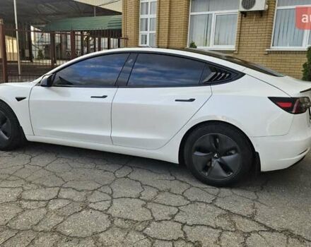 Белый Тесла Модель 3, объемом двигателя 0 л и пробегом 76 тыс. км за 15900 $, фото 3 на Automoto.ua