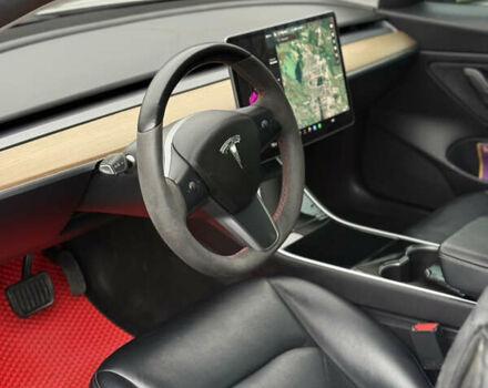 Білий Тесла Модель 3, об'ємом двигуна 0 л та пробігом 139 тис. км за 15700 $, фото 14 на Automoto.ua