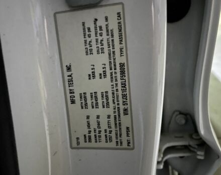 Білий Тесла Модель 3, об'ємом двигуна 0 л та пробігом 57 тис. км за 16500 $, фото 2 на Automoto.ua