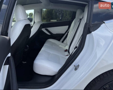 Белый Тесла Модель 3, объемом двигателя 0 л и пробегом 155 тыс. км за 18500 $, фото 13 на Automoto.ua