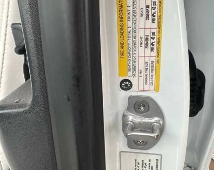Білий Тесла Модель 3, об'ємом двигуна 0 л та пробігом 106 тис. км за 18500 $, фото 7 на Automoto.ua