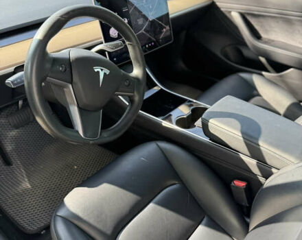 Белый Тесла Модель 3, объемом двигателя 0 л и пробегом 101 тыс. км за 14600 $, фото 52 на Automoto.ua