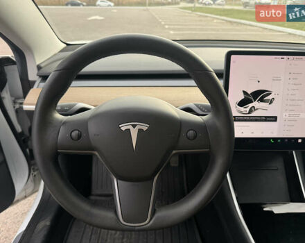 Белый Тесла Модель 3, объемом двигателя 0 л и пробегом 166 тыс. км за 14500 $, фото 32 на Automoto.ua
