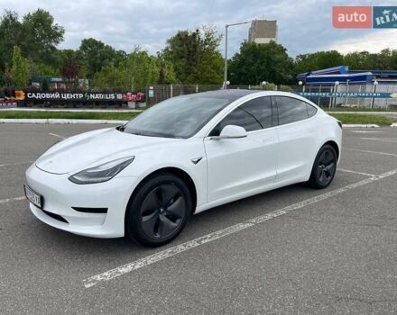 Белый Тесла Модель 3, объемом двигателя 0 л и пробегом 101 тыс. км за 16000 $, фото 2 на Automoto.ua