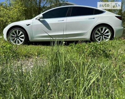 Белый Тесла Модель 3, объемом двигателя 0 л и пробегом 82 тыс. км за 26200 $, фото 5 на Automoto.ua