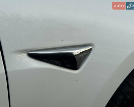 Белый Тесла Модель 3, объемом двигателя 0 л и пробегом 166 тыс. км за 14500 $, фото 7 на Automoto.ua