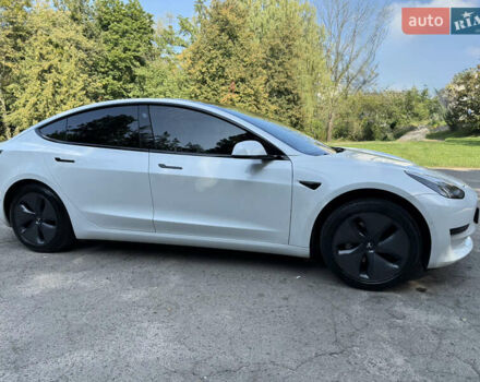 Белый Тесла Модель 3, объемом двигателя 0 л и пробегом 85 тыс. км за 16800 $, фото 3 на Automoto.ua