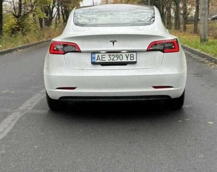 Белый Тесла Модель 3, объемом двигателя 0 л и пробегом 125 тыс. км за 13498 $, фото 4 на Automoto.ua