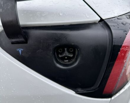 Белый Тесла Модель 3, объемом двигателя 0 л и пробегом 105 тыс. км за 356 $, фото 4 на Automoto.ua