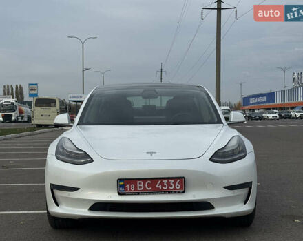 Белый Тесла Модель 3, объемом двигателя 0 л и пробегом 166 тыс. км за 14500 $, фото 1 на Automoto.ua