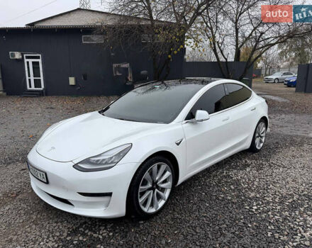 Білий Тесла Модель 3, об'ємом двигуна 0 л та пробігом 64 тис. км за 17500 $, фото 7 на Automoto.ua
