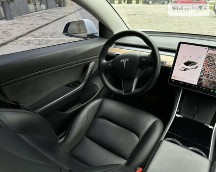 Белый Тесла Модель 3, объемом двигателя 0 л и пробегом 140 тыс. км за 19999 $, фото 9 на Automoto.ua