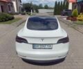 Білий Тесла Модель 3, об'ємом двигуна 0 л та пробігом 118 тис. км за 13700 $, фото 5 на Automoto.ua