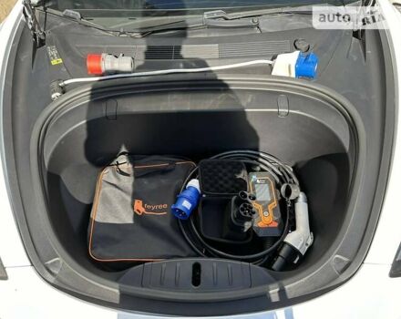 Білий Тесла Модель 3, об'ємом двигуна 0 л та пробігом 82 тис. км за 26200 $, фото 10 на Automoto.ua