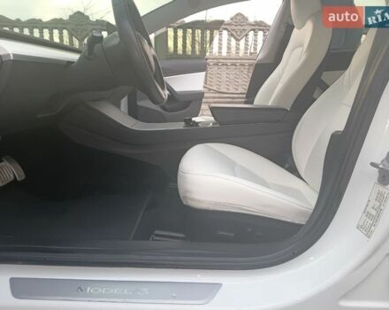 Белый Тесла Модель 3, объемом двигателя 0 л и пробегом 92 тыс. км за 16900 $, фото 8 на Automoto.ua