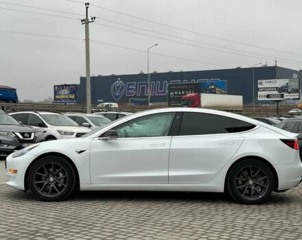 Білий Тесла Модель 3, об'ємом двигуна 0 л та пробігом 203 тис. км за 13790 $, фото 1 на Automoto.ua