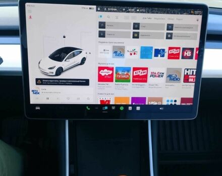 Білий Тесла Модель 3, об'ємом двигуна 0 л та пробігом 122 тис. км за 16500 $, фото 13 на Automoto.ua