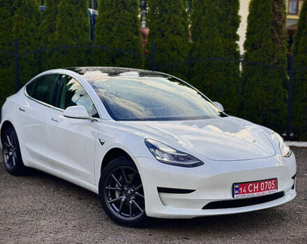 Белый Тесла Модель 3, объемом двигателя 0 л и пробегом 32 тыс. км за 22500 $, фото 5 на Automoto.ua