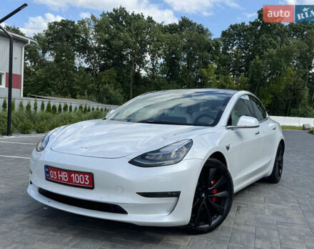 Белый Тесла Модель 3, объемом двигателя 0 л и пробегом 107 тыс. км за 19500 $, фото 2 на Automoto.ua