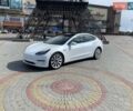 Білий Тесла Модель 3, об'ємом двигуна 0 л та пробігом 167 тис. км за 25500 $, фото 1 на Automoto.ua