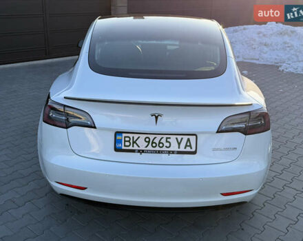 Білий Тесла Модель 3, об'ємом двигуна 0 л та пробігом 74 тис. км за 16500 $, фото 8 на Automoto.ua