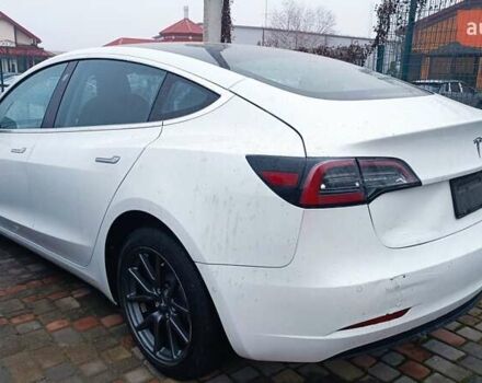 Білий Тесла Модель 3, об'ємом двигуна 0 л та пробігом 58 тис. км за 17999 $, фото 2 на Automoto.ua