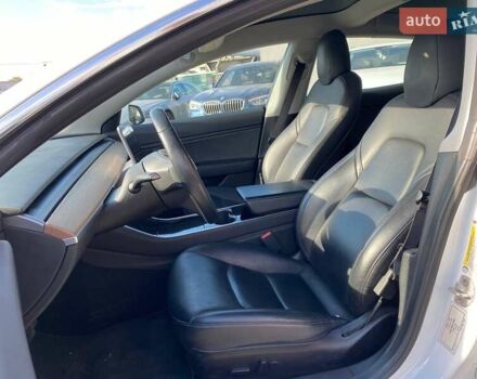 Белый Тесла Модель 3, объемом двигателя 0 л и пробегом 177 тыс. км за 17500 $, фото 12 на Automoto.ua