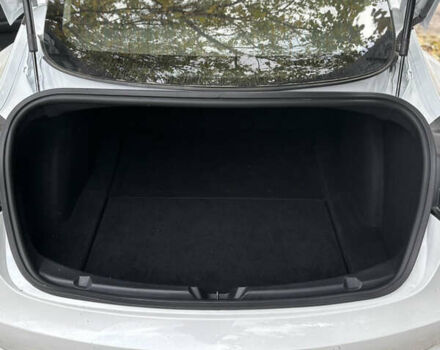 Білий Тесла Модель 3, об'ємом двигуна 0 л та пробігом 114 тис. км за 13950 $, фото 10 на Automoto.ua