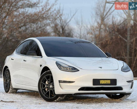 Белый Тесла Модель 3, объемом двигателя 0 л и пробегом 190 тыс. км за 15950 $, фото 8 на Automoto.ua