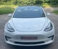 Белый Тесла Модель 3, объемом двигателя 0 л и пробегом 105 тыс. км за 15000 $, фото 2 на Automoto.ua